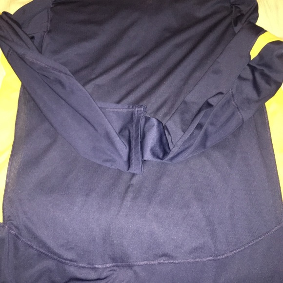 Nike long sleeve Dri-Fit shirt - Picture 3 of 4